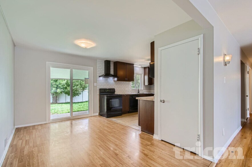 Building Photo - 6397 Brooks Dr