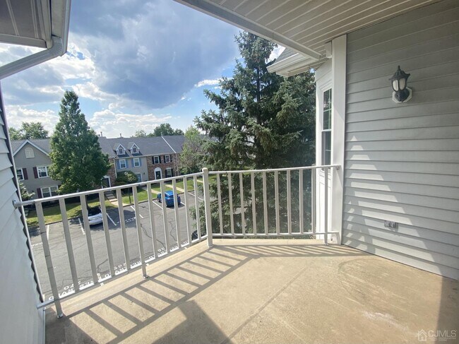 Building Photo - 31 Dartmouth Way