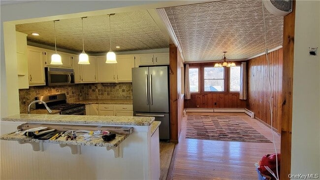 Building Photo - 14 Brookside Rd
