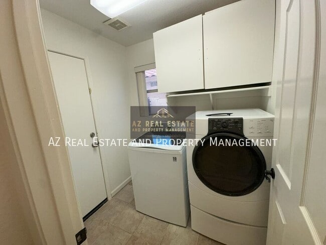 Building Photo - 1150 S Cholla St