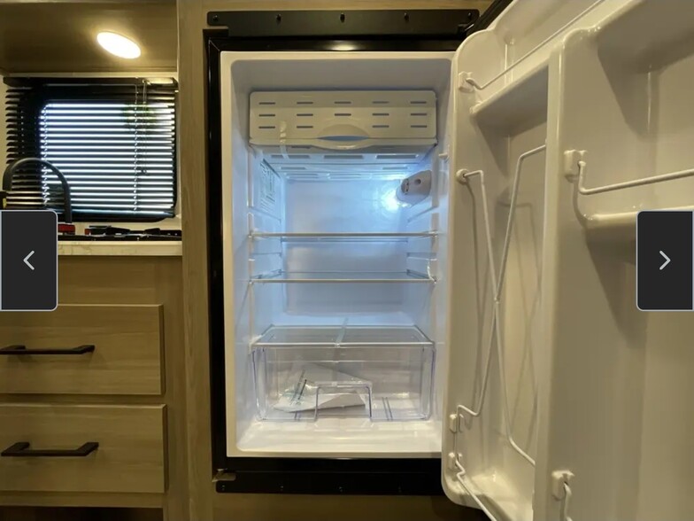 Building Photo - 532 Camino de Amor