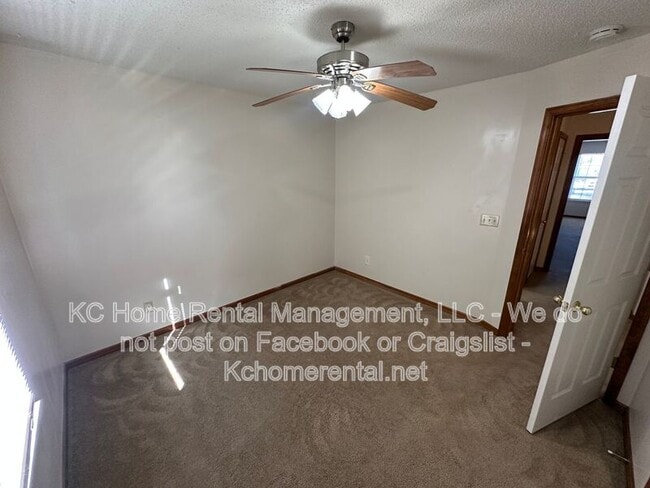 Building Photo - 766 Spring Cir