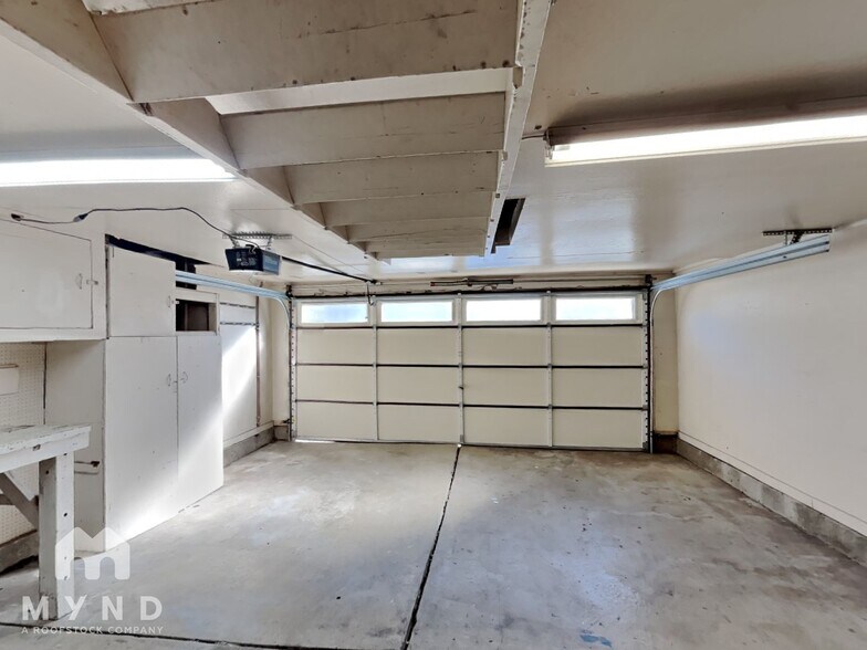 Building Photo - 6107 Vale Ct