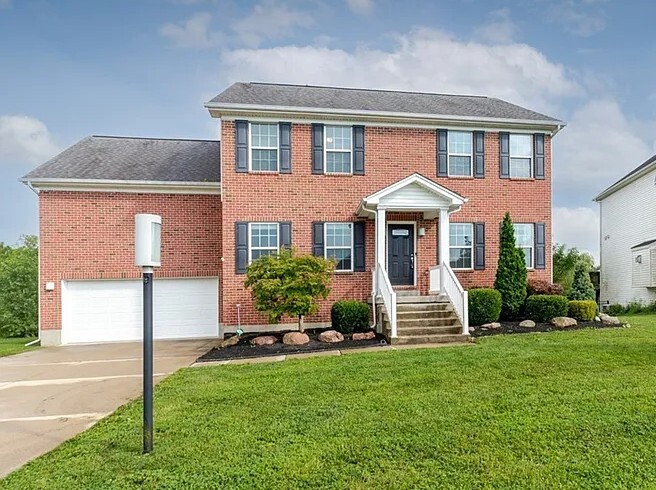 Elegant Georgian colonial - 1238 Freedom Pt