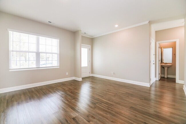 Building Photo - Beautiful 4 Bedroom Home in Youngsville, NC