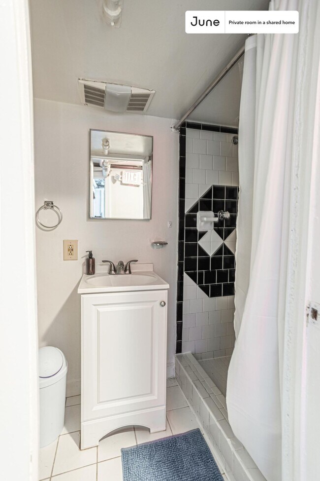 Building Photo - Room in Shared 6 bed/3 bath home in Brookland