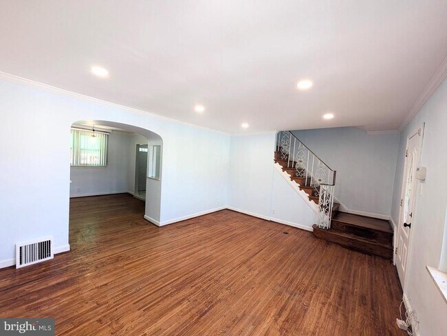 Building Photo - 1834 S 28th St