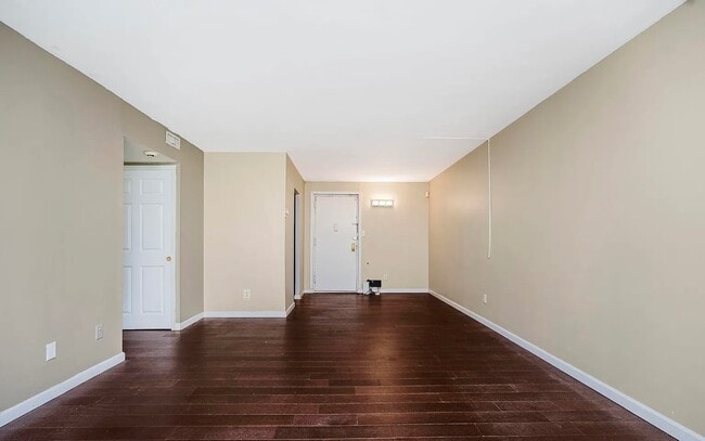Building Photo - 5 Windham Loop