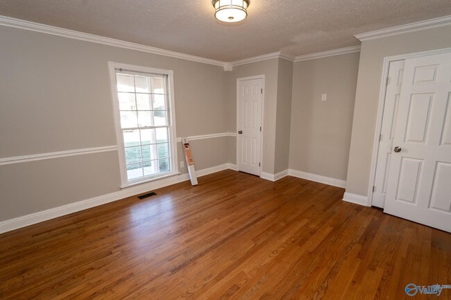 Building Photo - 2215 Fairfax St NE