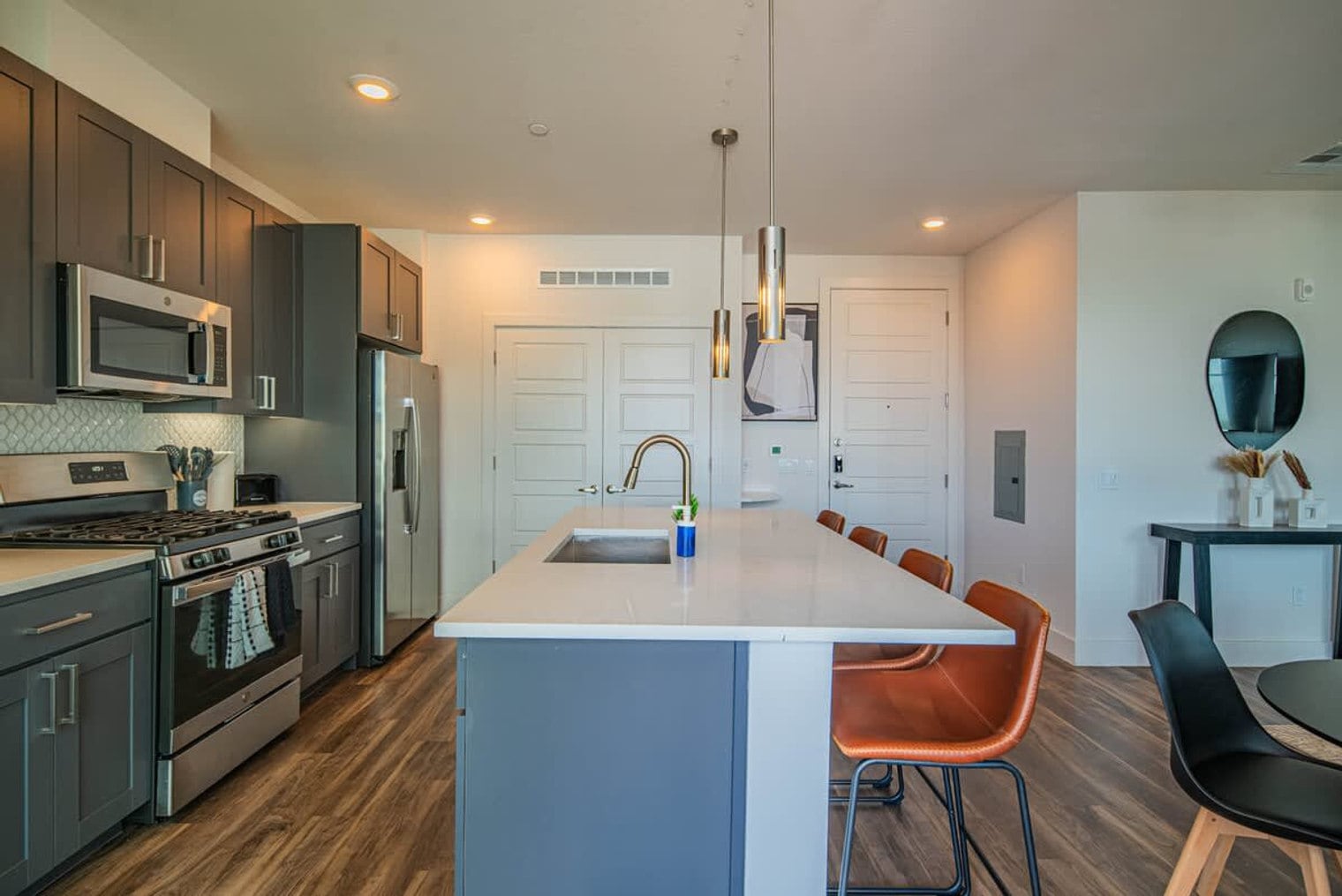 Building Photo - 15501 N Dial Blvd