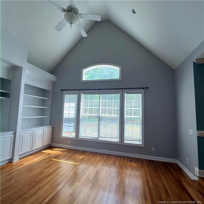 Building Photo - 3686 Linden Rd