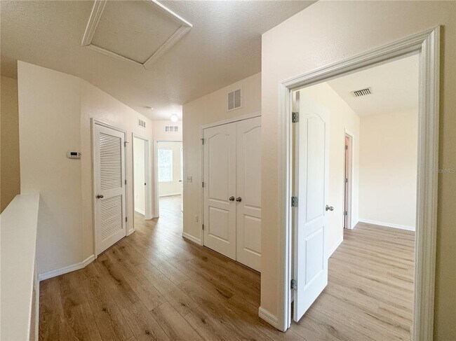 Building Photo - 12823 Buffalo Run Dr