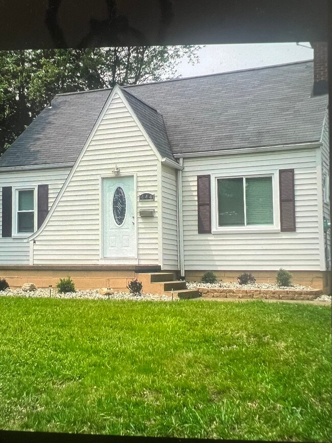 Building Photo - 444 Forest Hill Dr