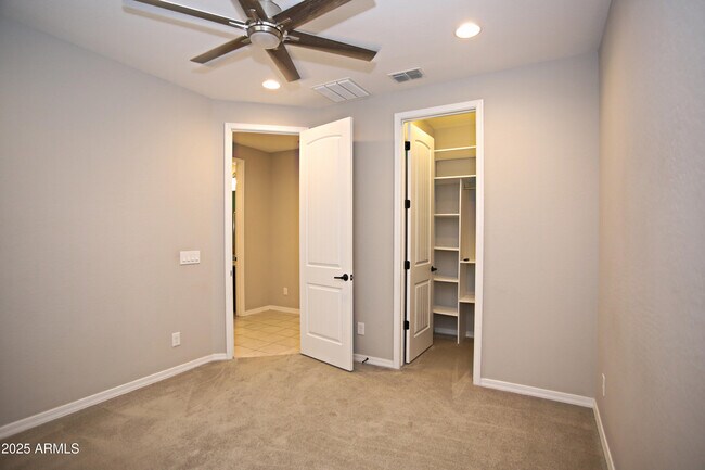 Building Photo - 7013 W Bajada Rd