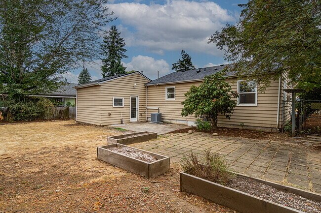 Building Photo - 7316 SE 68th Ave