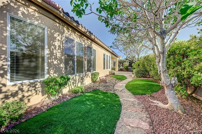 Building Photo - 2357 Wisconsin Dells Dr