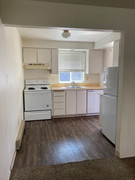 Primary Photo - 4223 N Progress Rd