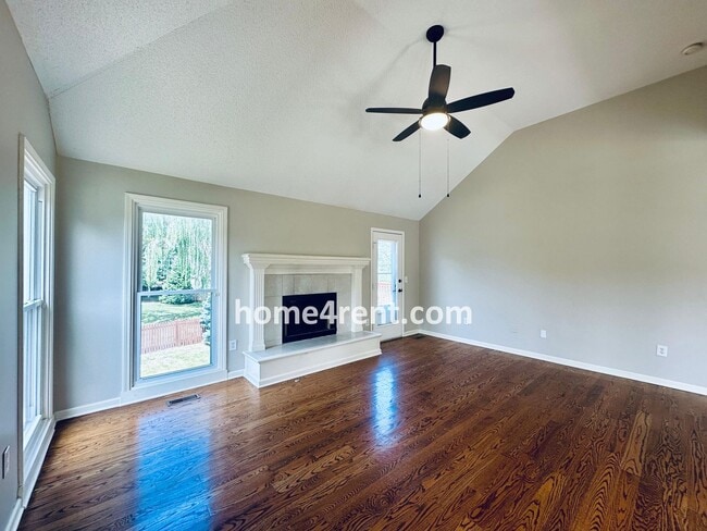 Building Photo - Brand New Paint, Wood Floors, Walkout Fini...