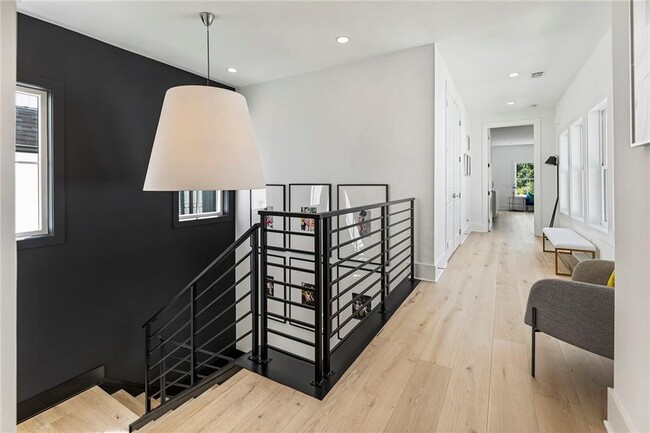 Building Photo - 6715 Halcyon Way