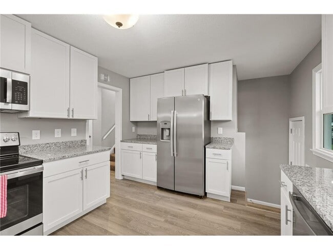 Building Photo - 4901 Larkspur Ln