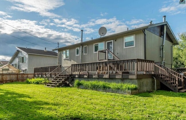 Building Photo - 4-Bedroom Fairbanks Home with Garage, Deck...