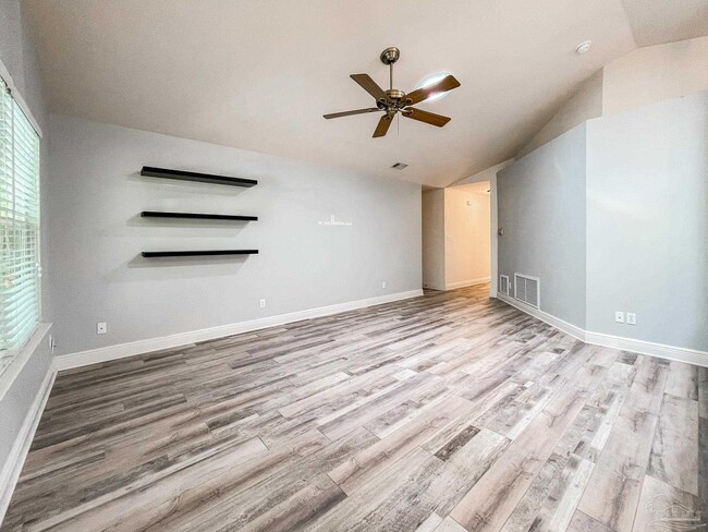 Building Photo - 5920 N Bay Point Dr