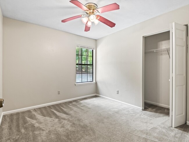 Building Photo - 8760 Minnow Creek Dr