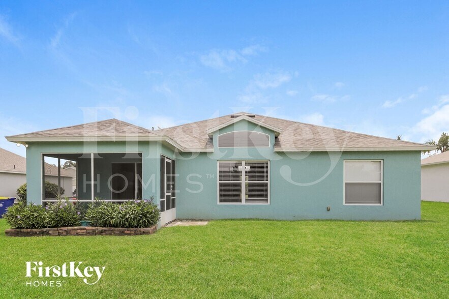 Building Photo - 211 Oak Branch Dr