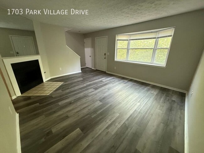 Building Photo - 1703 Park Village Dr