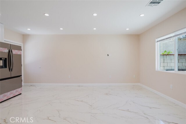 Building Photo - 6550 Beeman Ave