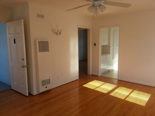 Building Photo - 1306 Princeton St