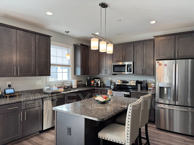 Building Photo - 1001 Rye Dr