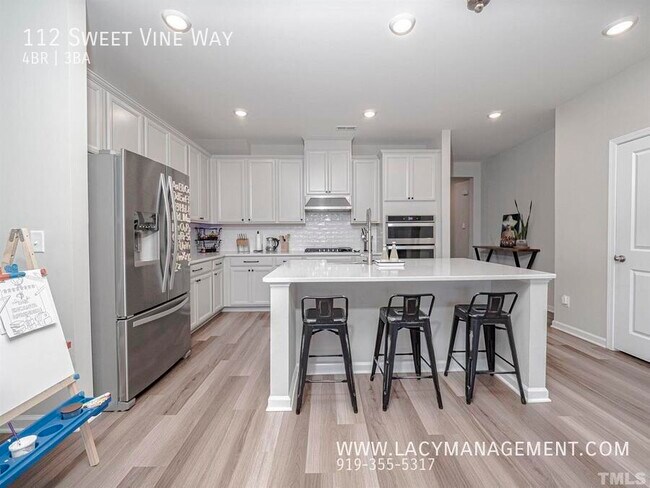 Building Photo - 112 Sweet Vine Wy