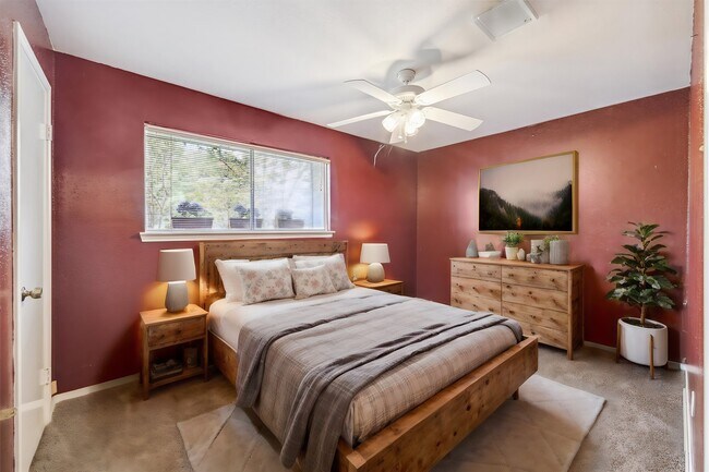 Building Photo - 5359 Little John Ln