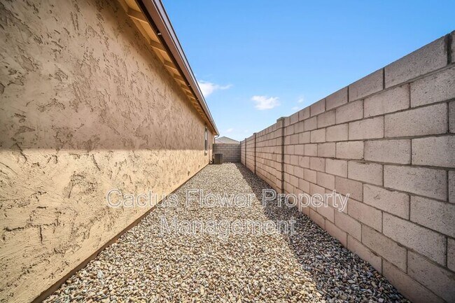 Building Photo - 13244 W Ranch Gate Rd