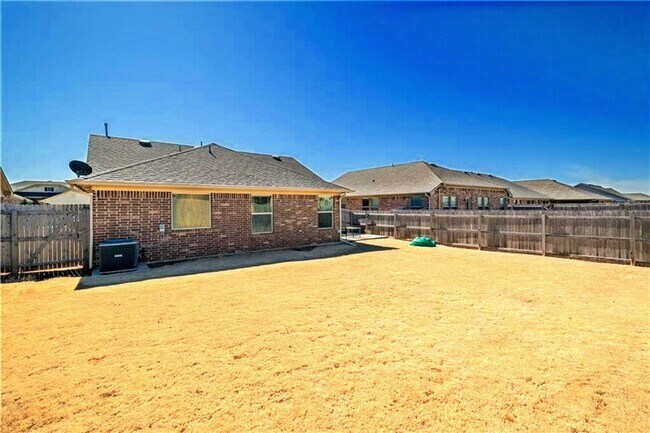 Building Photo - Coming Soon! Beautiful single family in Yu...