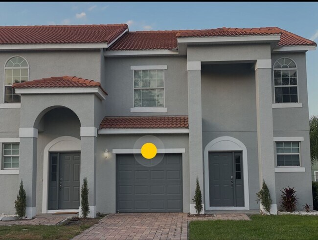 Primary Photo - Beautiful Townhouse