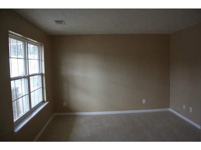 Building Photo - 3226 Deer Valley Dr NW