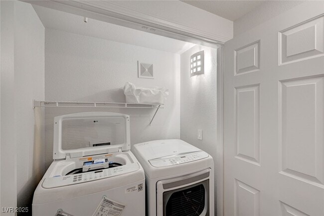 Building Photo - 75 N Valle Verde Dr