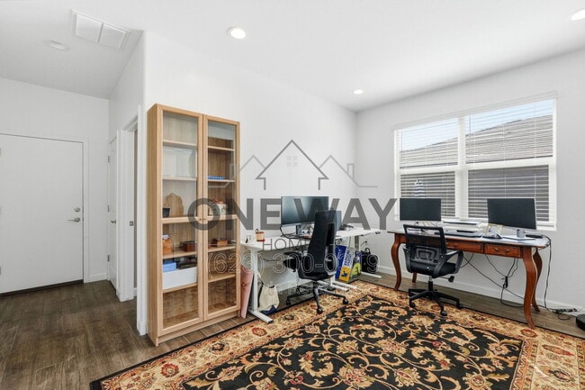 Building Photo - 30558 W Clarendon Ave