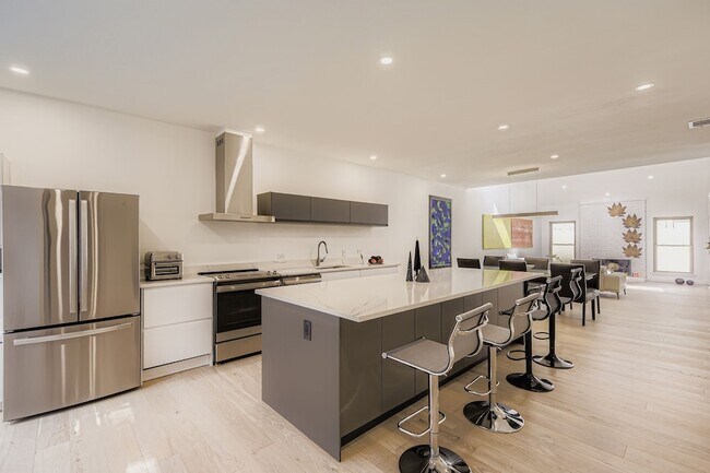 Building Photo - 12364 Montego Plaza