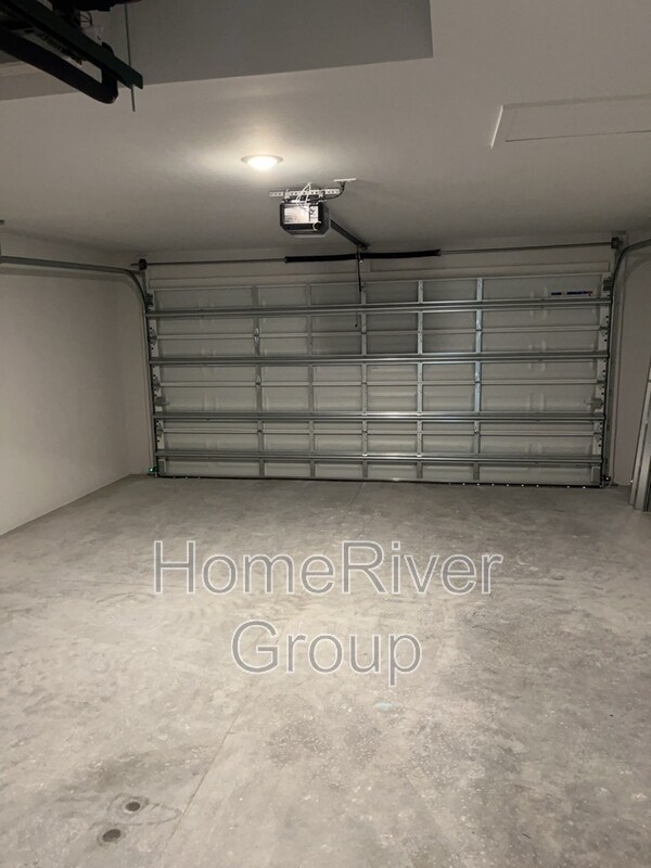 Building Photo - 2618 10th St SW