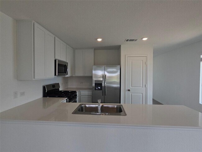 Building Photo - 2312 Dust Devil Dr