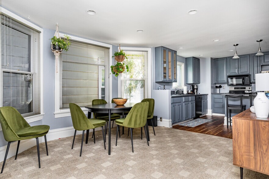 Building Photo - 1629 13th Ave