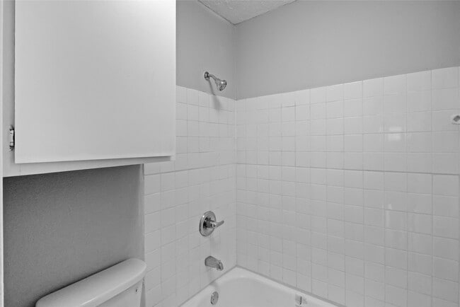 Building Photo - 3919 Fairmont Pkwy