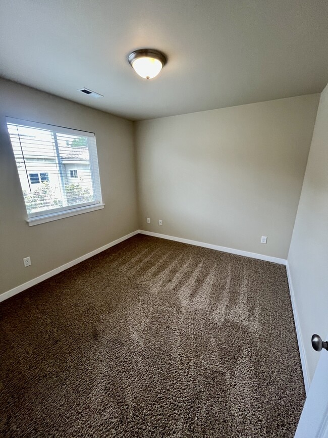 Building Photo - 1032 Cherry St