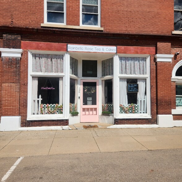 Primary Photo - 106 W St Joseph St