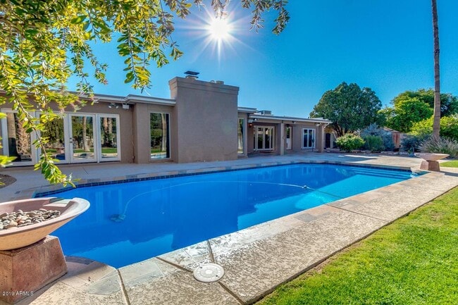 Building Photo - 5240 E Cholla St