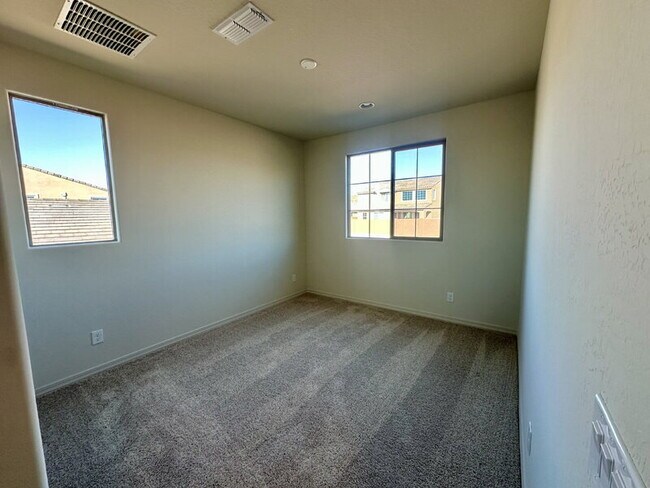 Building Photo - 13726 W Whisper Rock Trail