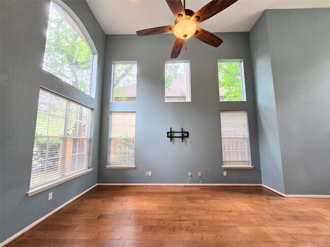 Building Photo - 134 W Greywing Cir